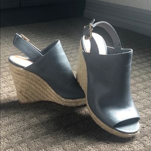 GRAY LEATHER ESPADRILLES!!💕